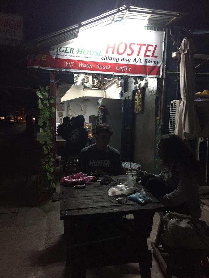 Tiger House Hostel (Adults Only) Chiang Mai Exterior foto