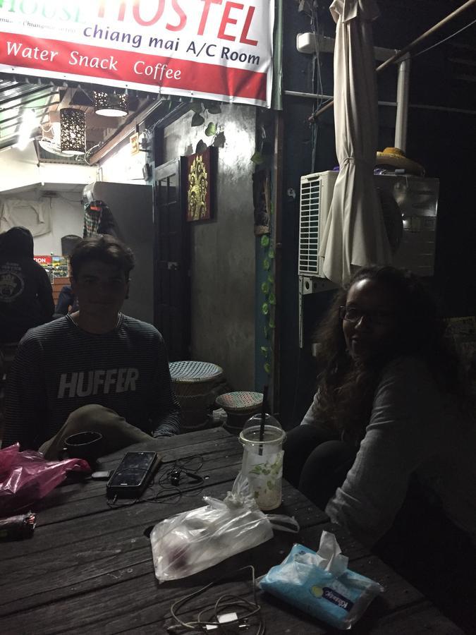 Tiger House Hostel (Adults Only) Chiang Mai Exterior foto